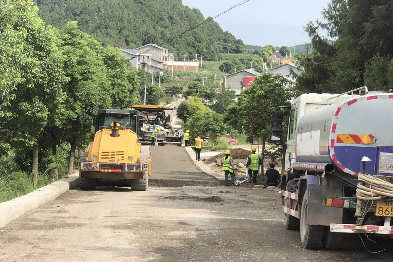 路橋集團(tuán)搶晴天、戰(zhàn)雨天、斗夜間  全力以赴推進(jìn)國(guó)道347項(xiàng)目建設(shè)